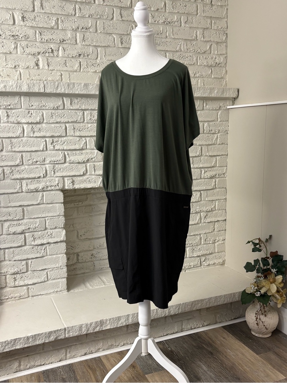 Hyba Activewear Olive Green & Black Colorblock Pocket Midi Dress L XL